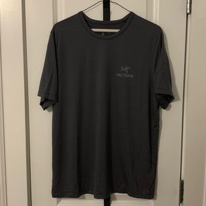 Men’s Medium Arcteryx T Shirt Dark Grey